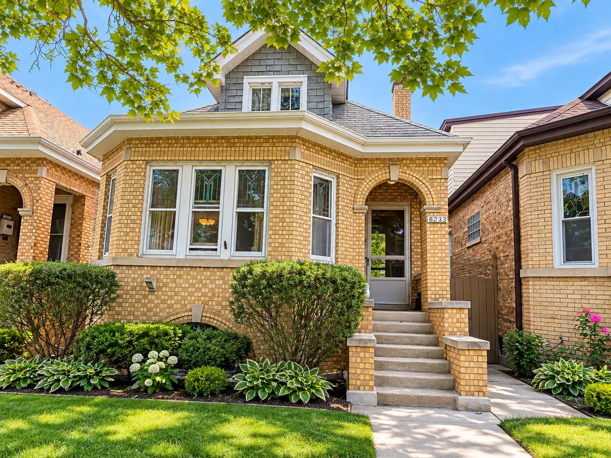 6243 W Waveland Avenue, Chicago, IL 60634 - #1