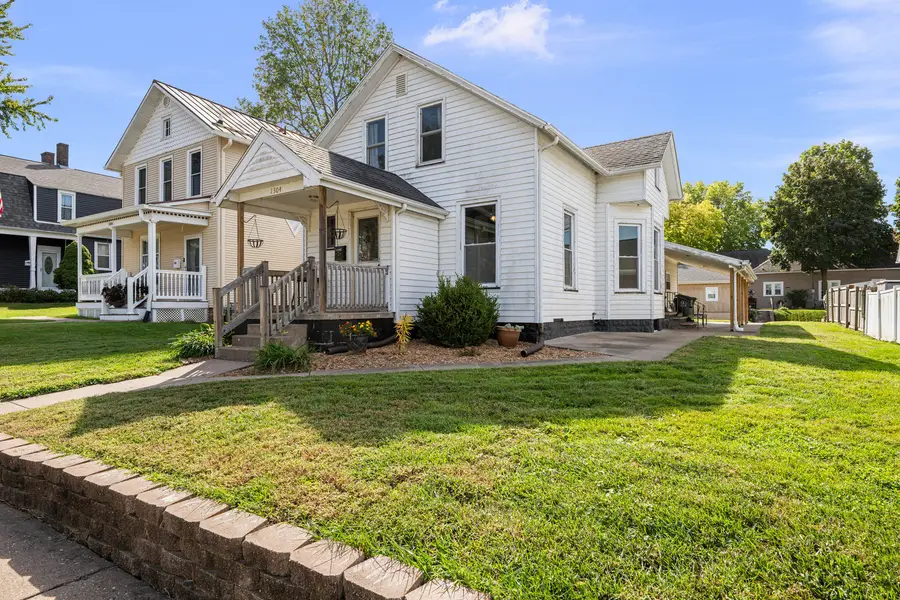 1304 Smalley Street, Muscatine, IA 52761 - #2