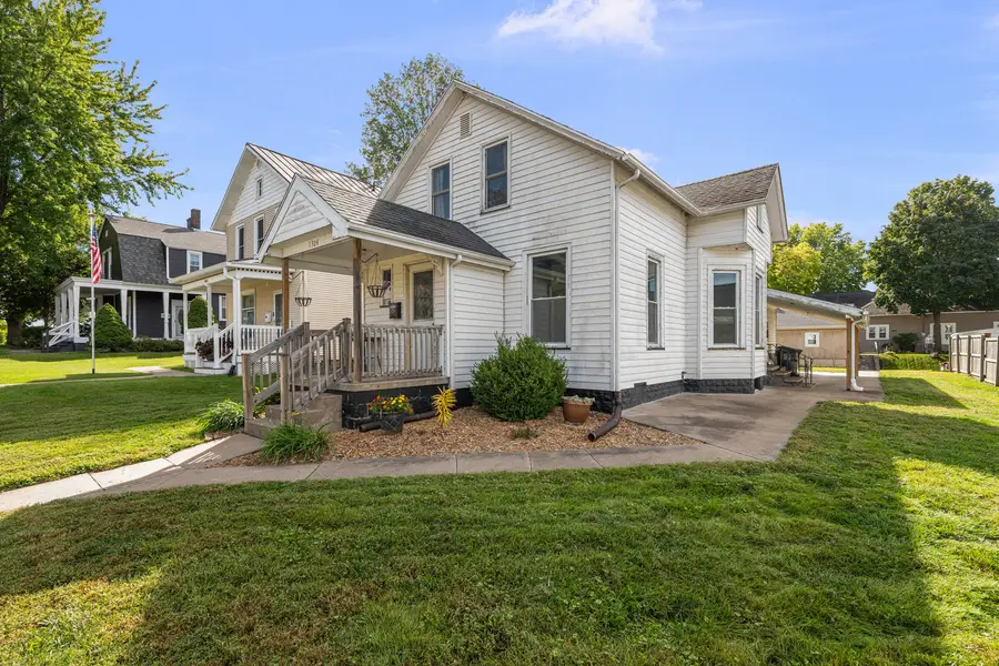 1304 Smalley Street, Muscatine, IA 52761 - #3