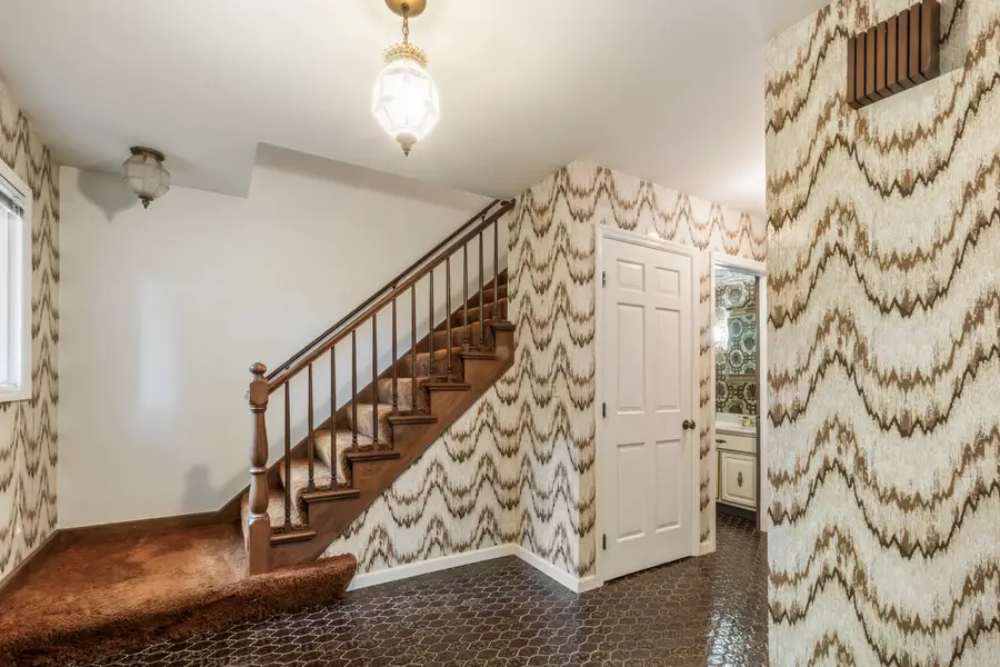 1491 Avignon Court, Highland Park, IL 60035 - #3