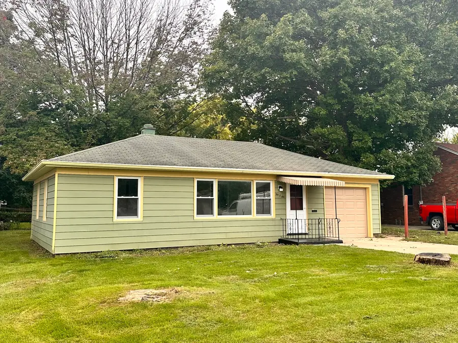206 Fuller Avenue, Streator, IL 61364 - #2