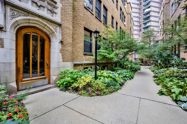 636 W Waveland Avenue #4D, Chicago, IL 60613