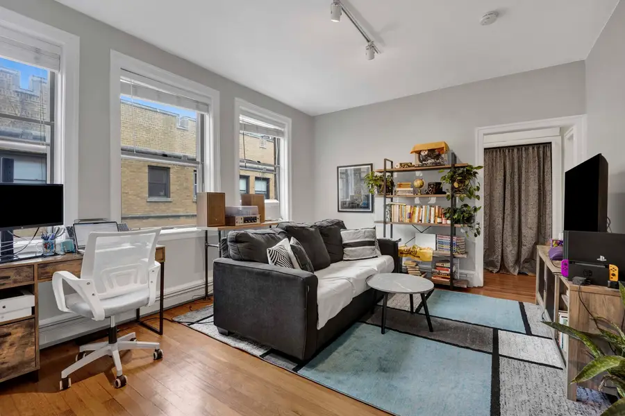 636 W Waveland Avenue #4D, Chicago, IL 60613 - #2