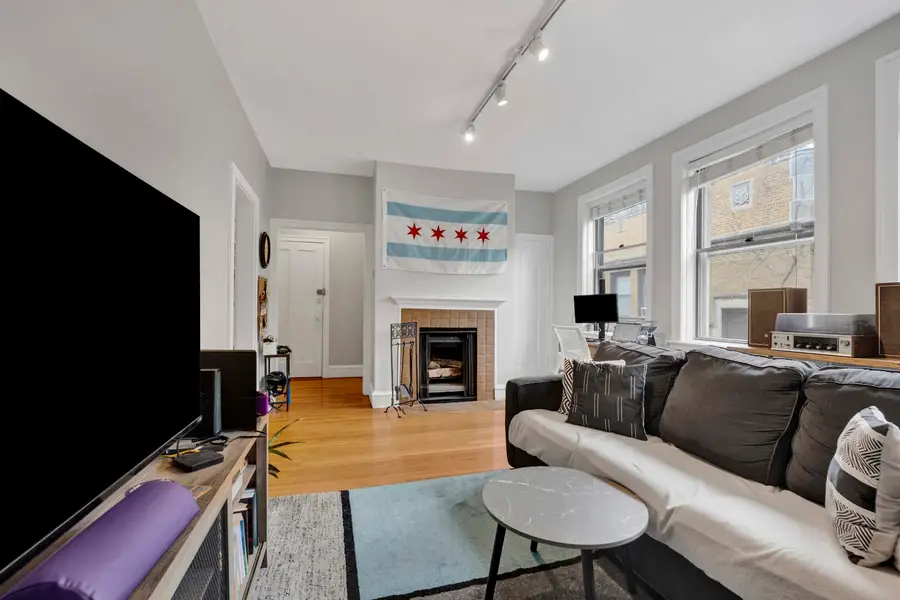 636 W Waveland Avenue #4D, Chicago, IL 60613 - #3