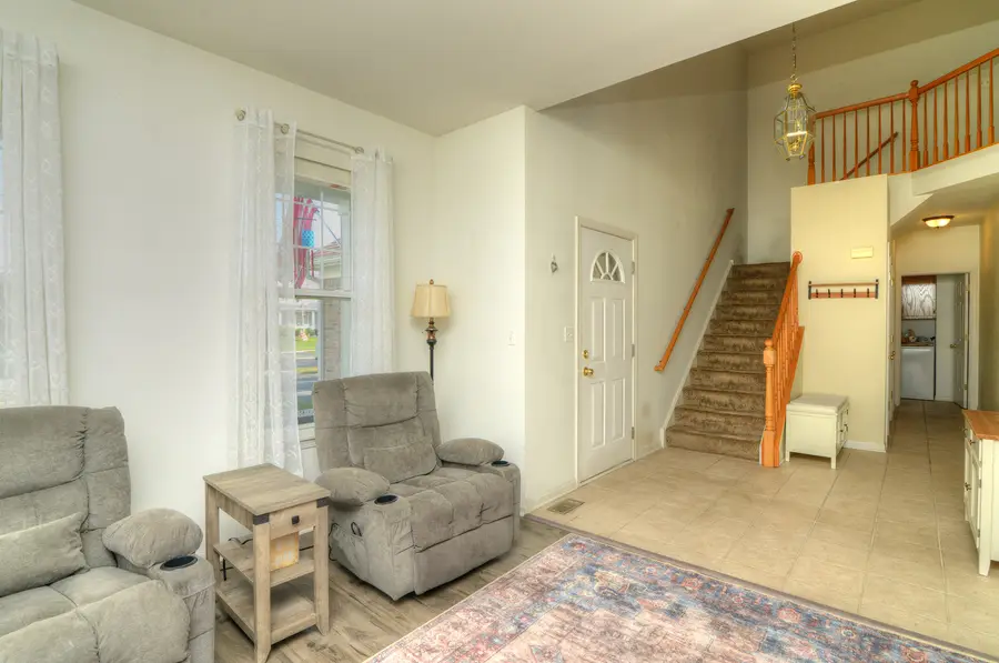 688 Stewart Avenue, North Aurora, IL 60542 - #3