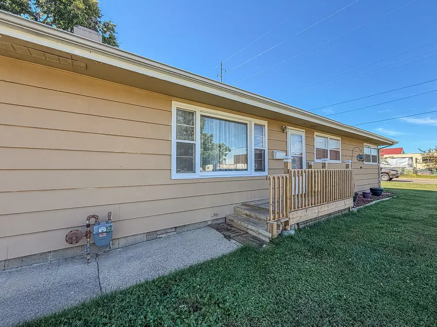 420 W Pierce Avenue, Charleston, IL 61920 - #3