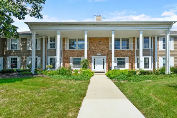 1105 Spring Garden Circle #5, Naperville, IL 60563