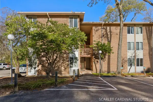 5805 Oakwood Drive #E, Lisle, IL 60532