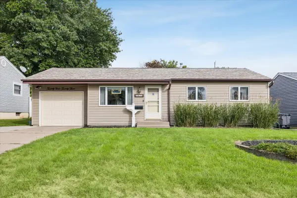 2923 Cypress Drive, Bettendorf, IA 52722