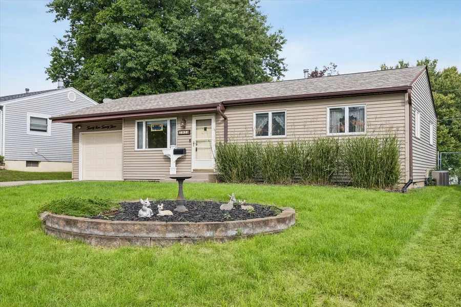 2923 Cypress Drive, Bettendorf, IA 52722 - #2