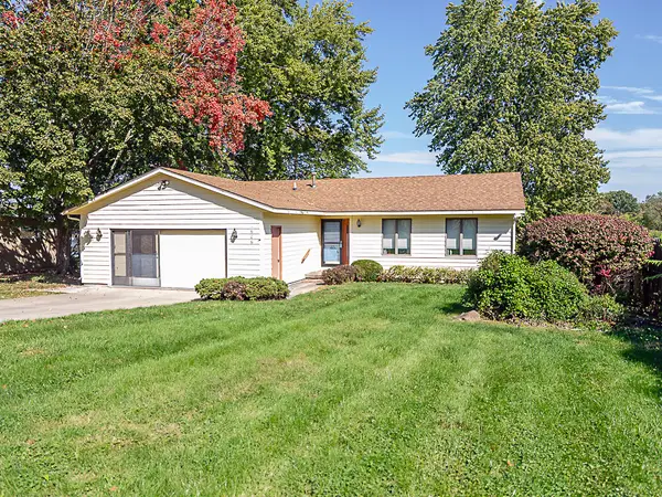 1606 W South Shore Drive, Mahomet, IL 61853