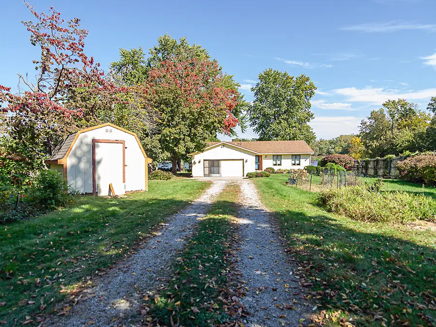 1606 W South Shore Drive, Mahomet, IL 61853 - #2