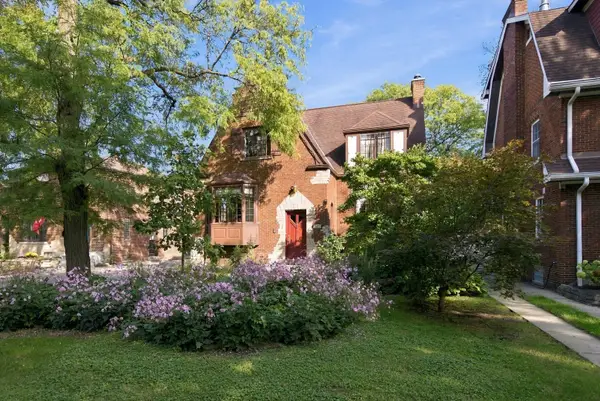 327 Selborne Road, Riverside, IL 60546