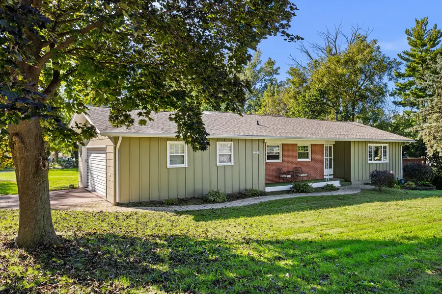 1223 Hillside Drive, Bettendorf, IA 52722 - #2