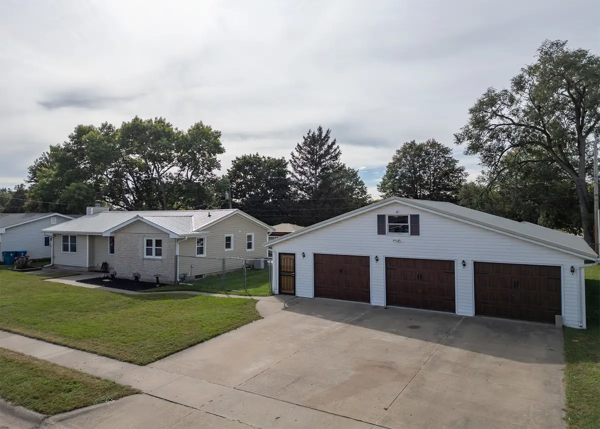 1309 Hiawatha Lane, Camanche, IA 52730 - #1