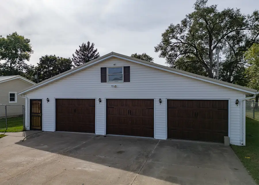 1309 Hiawatha Lane, Camanche, IA 52730 - #3