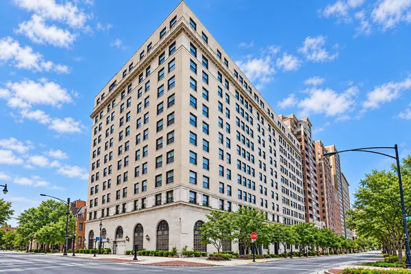 2100 N Lincoln Park West #4DN, Chicago, IL 60614