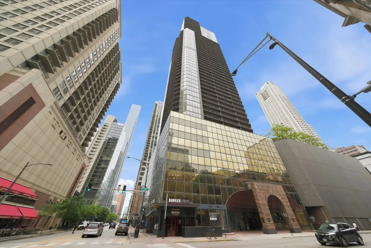 10 E Ontario Street #2003, Chicago, IL 60611 - #1