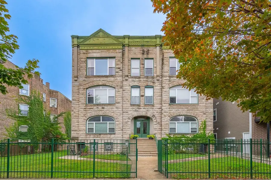 6126 S University Avenue #1, Chicago, IL 60637 - #2