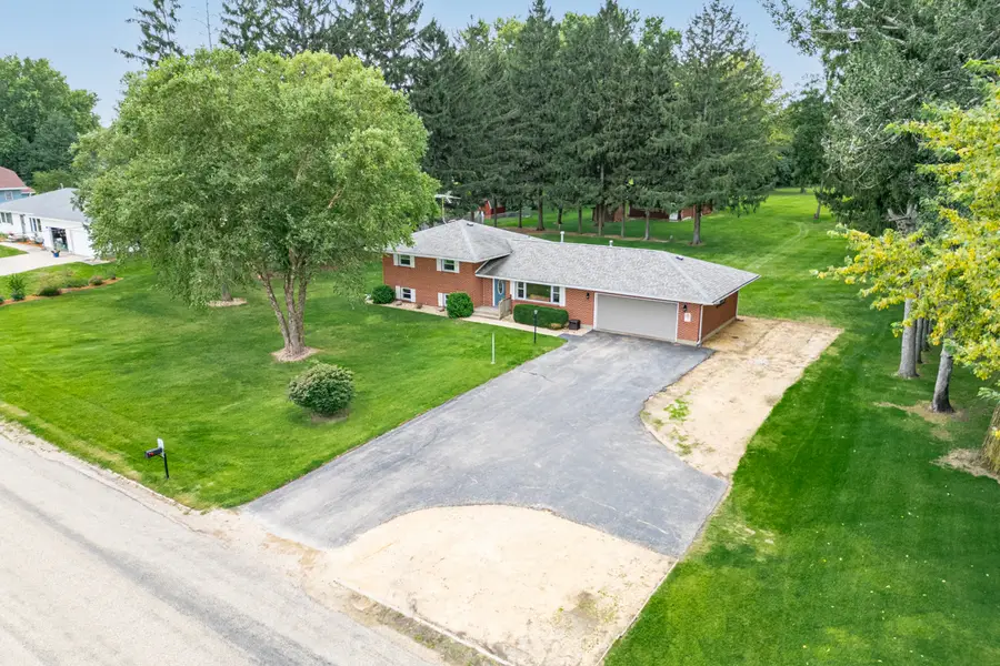 2292 N Leaf River Road, Mount Morris, IL 61054 - #3