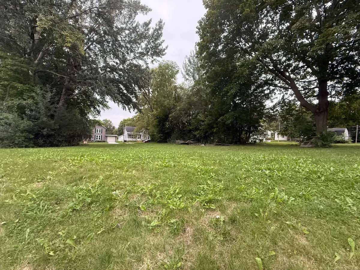 732 S Adams Avenue, Freeport, IL 61032 - #1