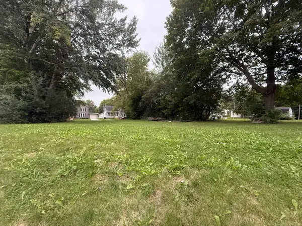 732 S Adams Avenue, Freeport, IL 61032