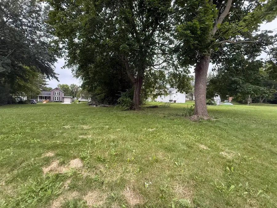732 S Adams Avenue, Freeport, IL 61032 - #2