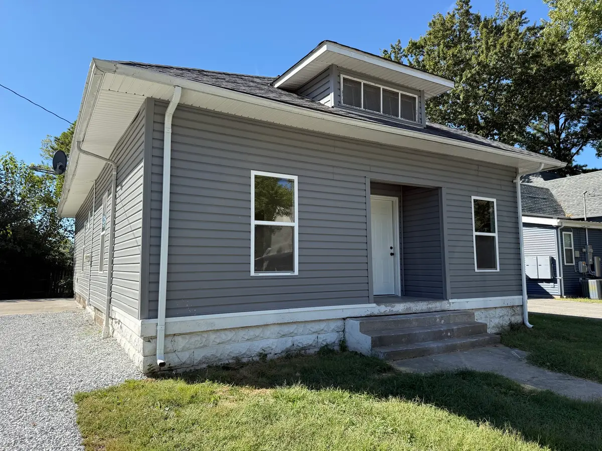 810 N Monroe Street, Marion, IL 62959 - #1