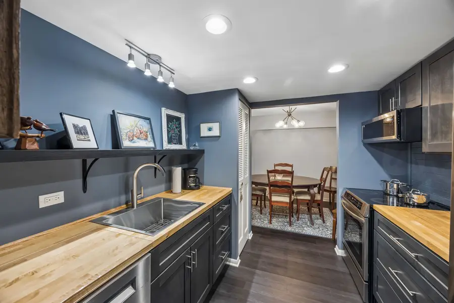 75 6th Avenue #108, La Grange, IL 60525 - #2