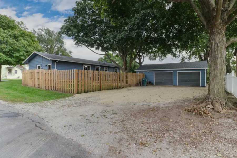 205 S Miller, Clinton, IL 61727 - #3