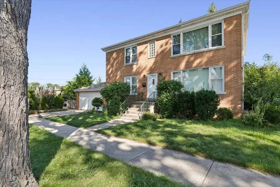 8121 N Ottawa Avenue, Niles, IL 60714 - #2