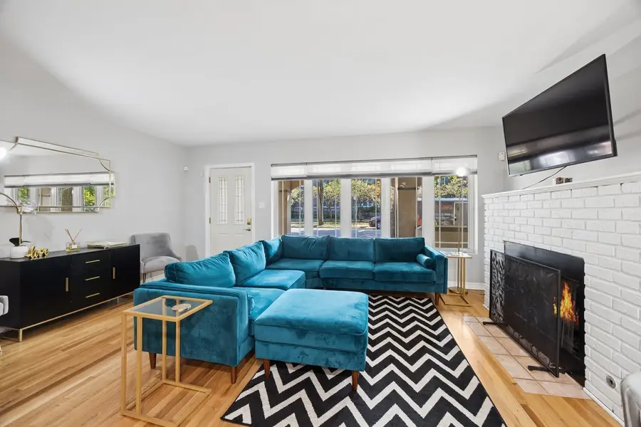 245 S Oak Park Avenue #C, Oak Park, IL 60302 - #3
