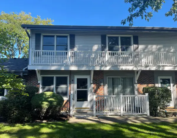 203 Emerson Court #B, Bloomingdale, IL 60108