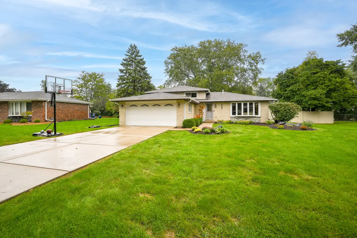 9S125 Florence Avenue, Downers Grove, IL 60516 - #1