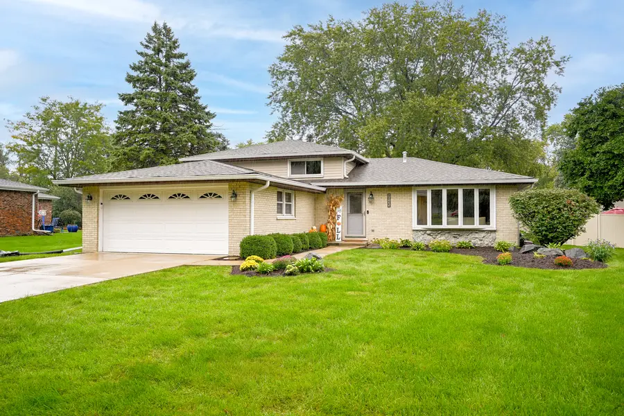9S125 Florence Avenue, Downers Grove, IL 60516 - #2
