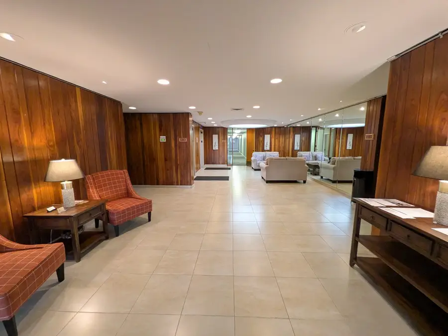 111 Acacia Drive #203, Indian Head Park, IL 60525 - #3