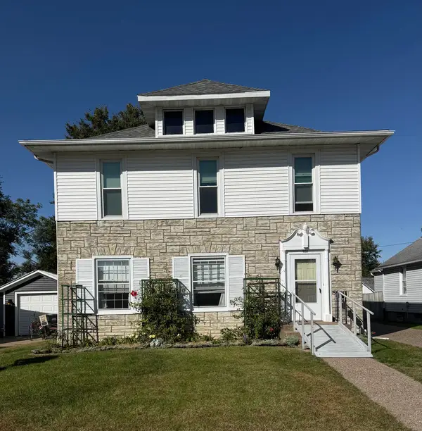 920 11th Avenue, Clinton, IA 52732