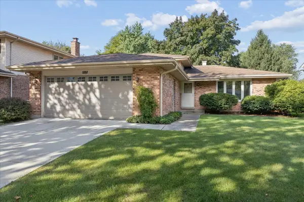 1006 Longford Drive, Westmont, IL 60559