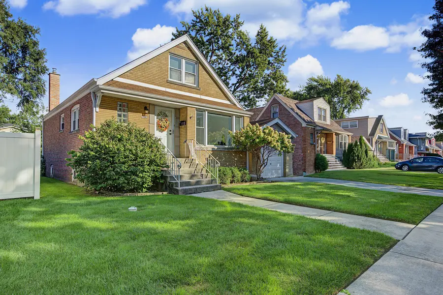 11003 S Tripp Avenue, Oak Lawn, IL 60453 - #2