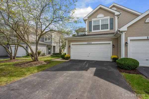 1423 Walnut Hill Avenue #1423, St. Charles, IL 60174