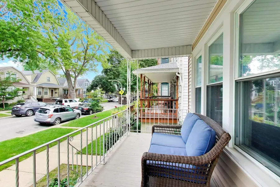 4132 N Maplewood Avenue, Chicago, IL 60618 - #2