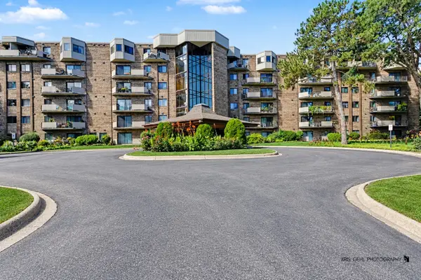 1243 E Baldwin Lane #412, Palatine, IL 60074