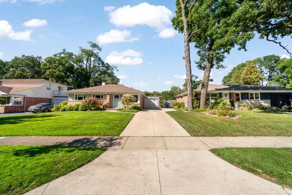 1960 Milton Avenue, Northbrook, IL 60062