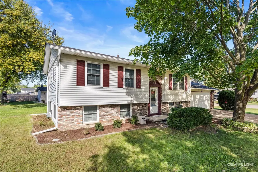 680 N Constitution Drive, Aurora, IL 60506 - #2