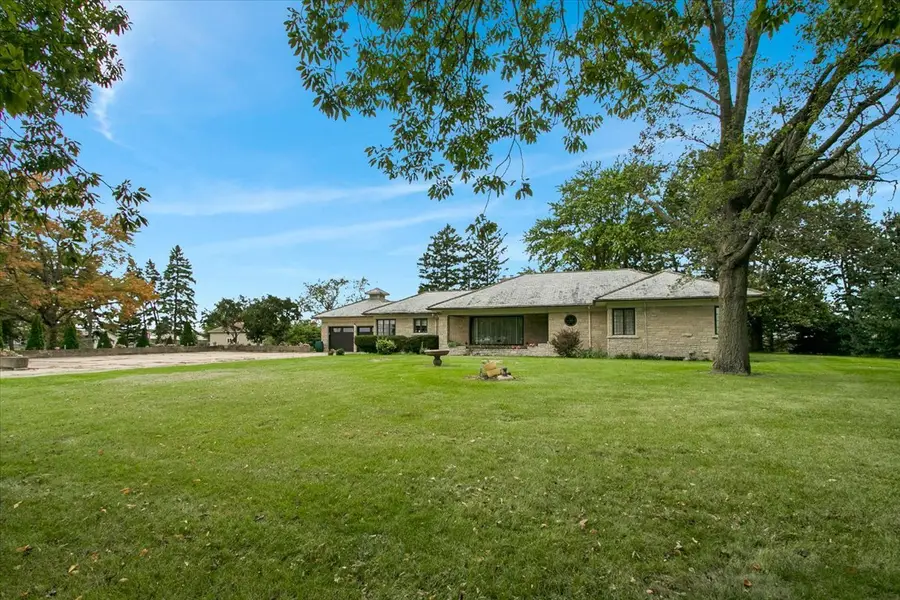 3255 E 12th Road, Ottawa, IL 61350 - #2