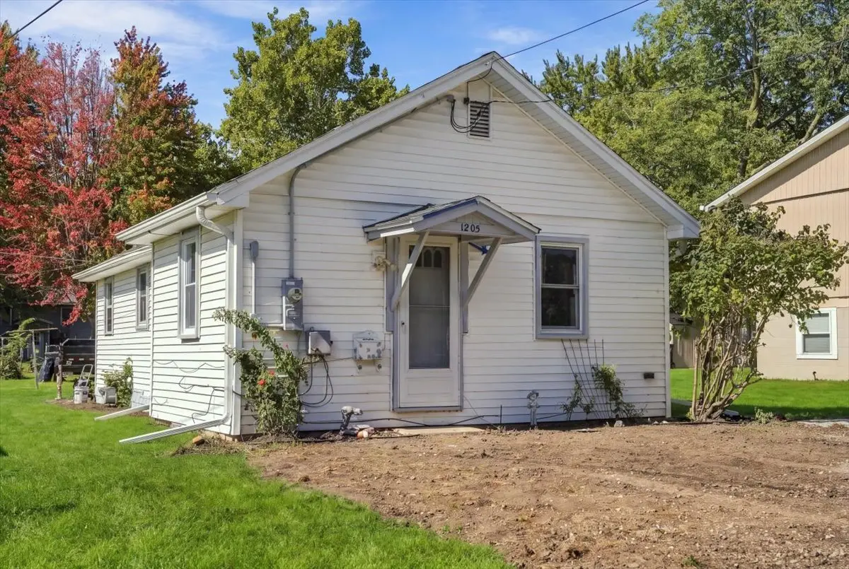 1205 Avenue K, Sterling, IL 61081 - #1