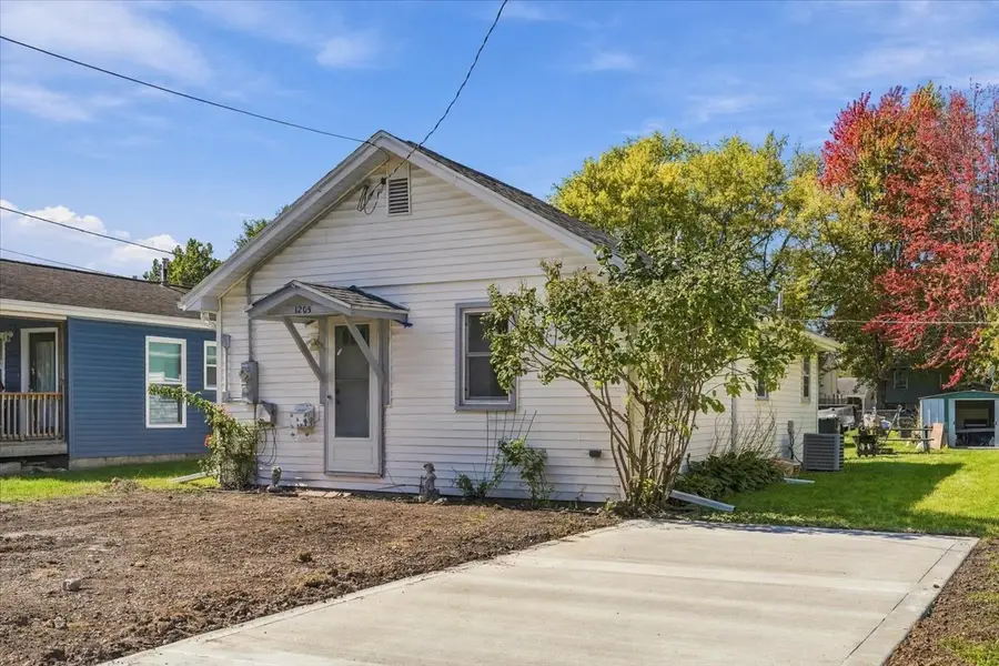 1205 Avenue K, Sterling, IL 61081 - #2