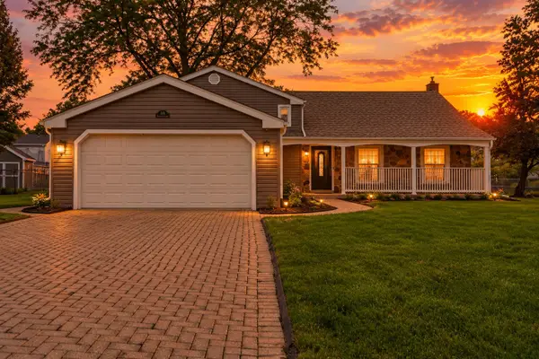 1146 Blackhawk Court, Schaumburg, IL 60193
