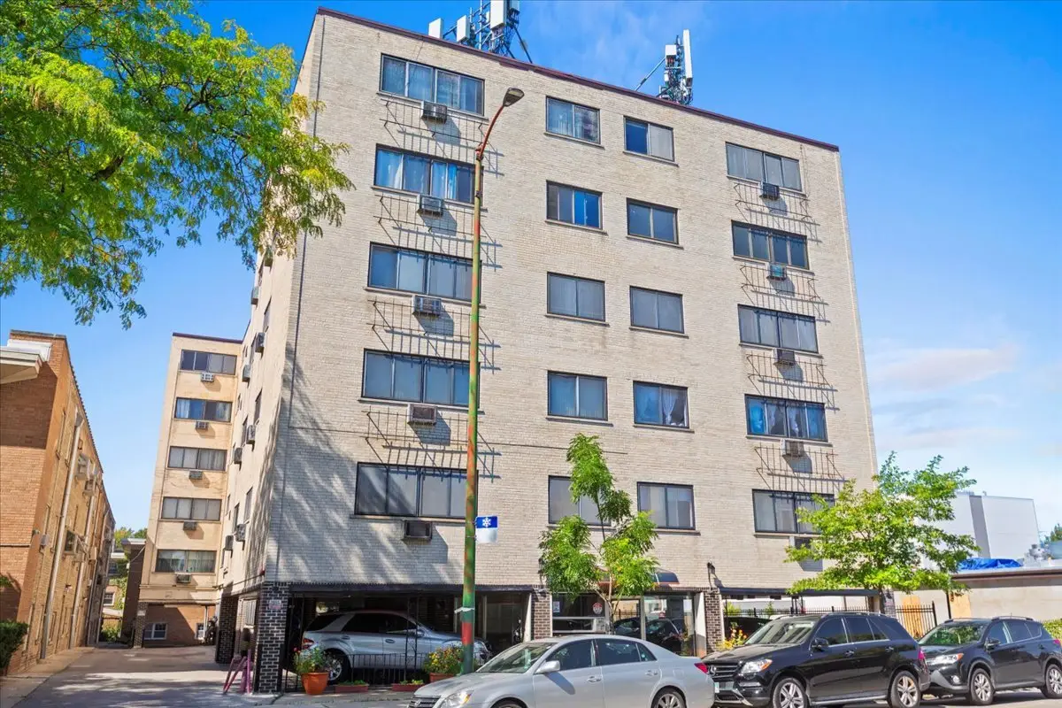 7540 N Ridge Boulevard #2C, Chicago, IL 60645 - #1