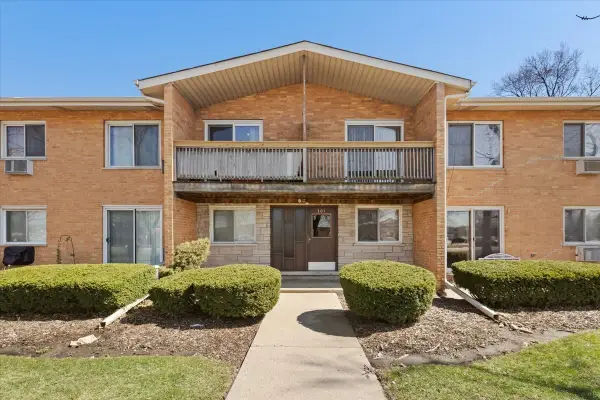 701 S Elmhurst Road #H, Des Plaines, IL 60016